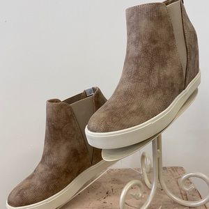 Coconuts by Matisse tan slide on